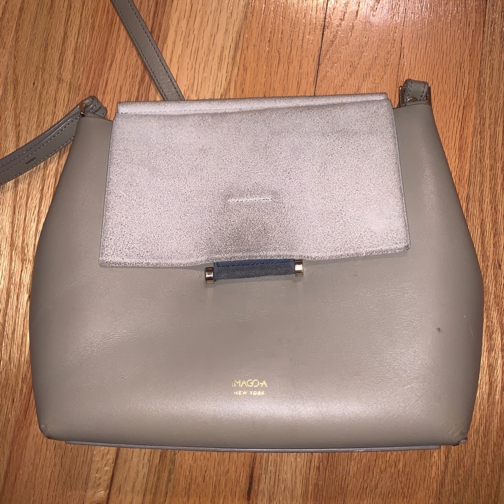IMAGO-A N42 Carré Shoulder Bag